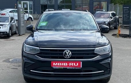 Volkswagen Tiguan II, 2021 год, 2 395 000 рублей, 7 фотография