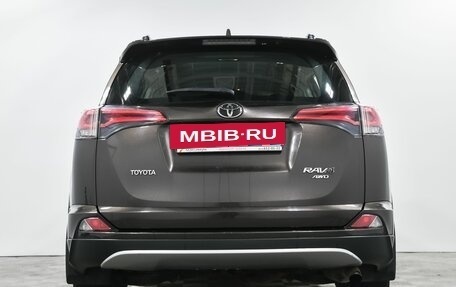 Toyota RAV4, 2018 год, 2 625 000 рублей, 5 фотография