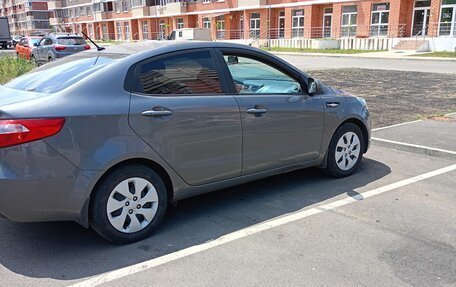 KIA Rio III рестайлинг, 2013 год, 960 000 рублей, 2 фотография