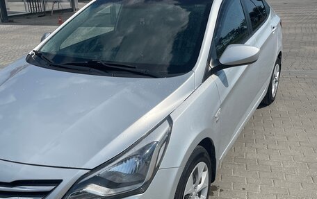 Hyundai Solaris II рестайлинг, 2014 год, 940 000 рублей, 2 фотография