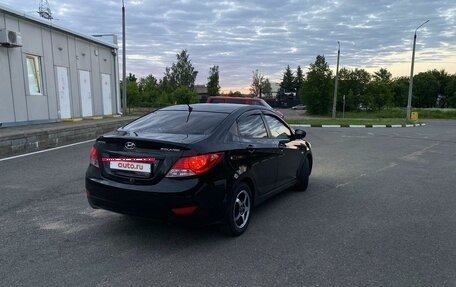 Hyundai Solaris II рестайлинг, 2013 год, 800 000 рублей, 3 фотография