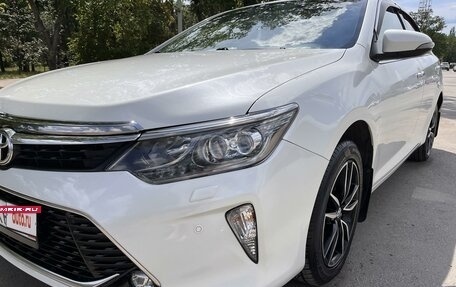 Toyota Camry, 2017 год, 2 620 000 рублей, 2 фотография