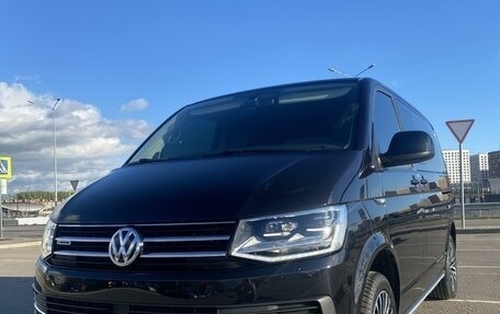 Volkswagen Multivan T6 рестайлинг, 2018 год, 5 600 000 рублей, 2 фотография