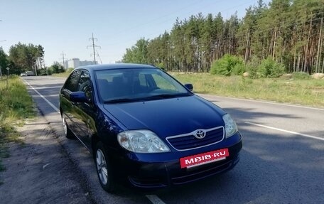 Toyota Corolla, 2004 год, 680 000 рублей, 3 фотография