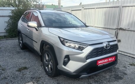 Toyota RAV4, 2020 год, 3 392 000 рублей, 2 фотография