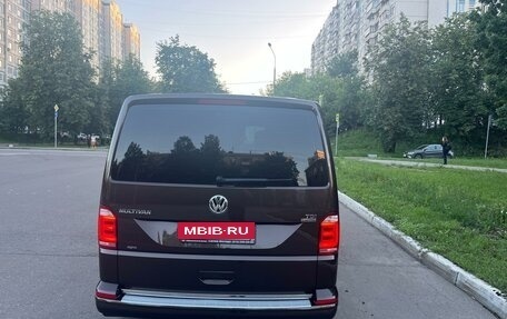 Volkswagen Multivan T6 рестайлинг, 2016 год, 4 600 000 рублей, 3 фотография