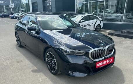 BMW 5 серия, 2023 год, 9 790 000 рублей, 2 фотография