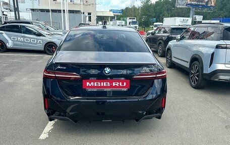 BMW 5 серия, 2023 год, 9 790 000 рублей, 6 фотография