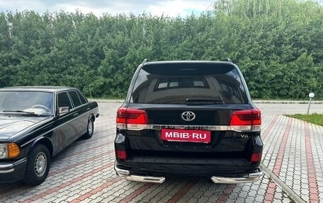 Toyota Land Cruiser 200, 2017 год, 9 000 000 рублей, 4 фотография