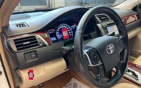 Toyota Camry, 2012 год, 1 880 000 рублей, 13 фотография