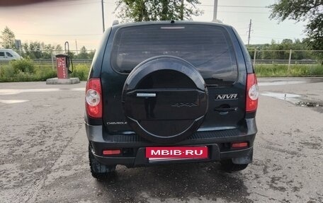 Chevrolet Niva I рестайлинг, 2011 год, 590 000 рублей, 3 фотография