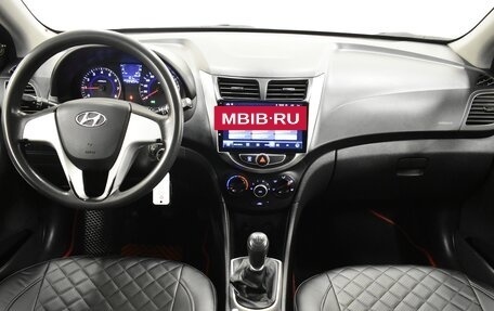 Hyundai Solaris II рестайлинг, 2012 год, 640 000 рублей, 7 фотография