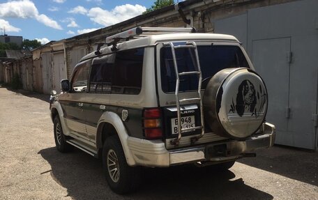 Mitsubishi Pajero III рестайлинг, 1993 год, 650 000 рублей, 3 фотография