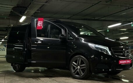 Mercedes-Benz V-Класс, 2017 год, 6 000 000 рублей, 2 фотография