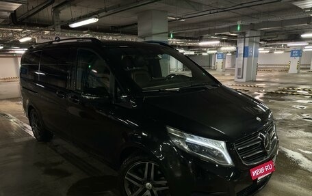 Mercedes-Benz V-Класс, 2017 год, 6 000 000 рублей, 3 фотография