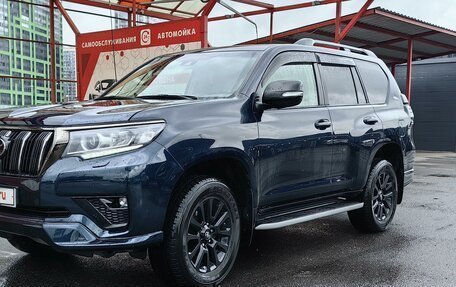 Toyota Land Cruiser Prado 150 рестайлинг 2, 2021 год, 6 550 000 рублей, 2 фотография