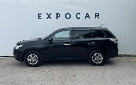 Mitsubishi Outlander III рестайлинг 3, 2013 год, 1 570 000 рублей, 4 фотография