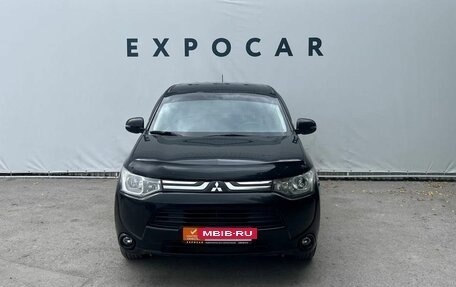 Mitsubishi Outlander III рестайлинг 3, 2013 год, 1 570 000 рублей, 2 фотография