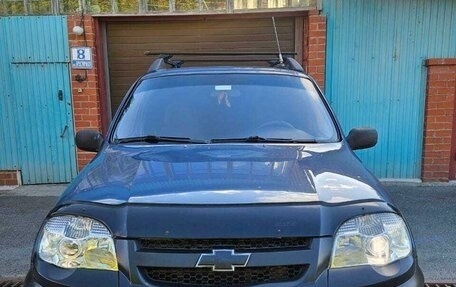 Chevrolet Niva I рестайлинг, 2011 год, 545 000 рублей, 2 фотография