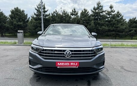 Volkswagen Jetta VII, 2019 год, 1 820 000 рублей, 2 фотография