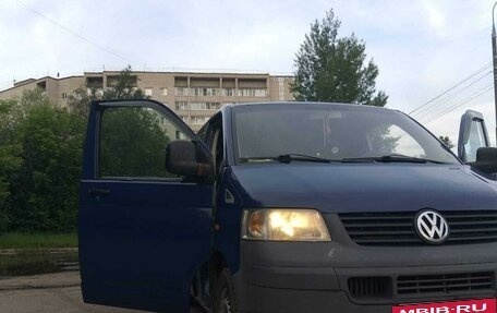 Volkswagen Transporter T5 рестайлинг, 2006 год, 850 000 рублей, 3 фотография