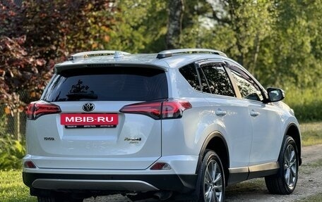 Toyota RAV4, 2018 год, 3 225 000 рублей, 6 фотография