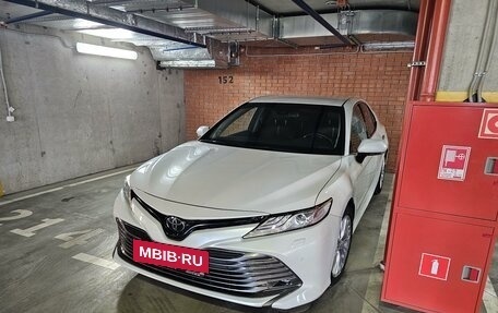 Toyota Camry, 2020 год, 3 700 000 рублей, 2 фотография