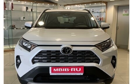 Toyota RAV4, 2023 год, 5 600 000 рублей, 2 фотография