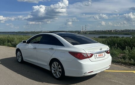 Hyundai Sonata VI, 2011 год, 980 000 рублей, 3 фотография