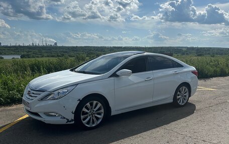 Hyundai Sonata VI, 2011 год, 980 000 рублей, 2 фотография