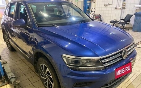 Volkswagen Tiguan II, 2018 год, 2 474 000 рублей, 3 фотография