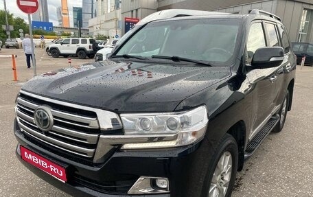 Toyota Land Cruiser 200, 2018 год, 7 587 000 рублей, 1 фотография