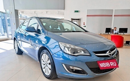 Opel Astra J, 2012 год, 995 000 рублей, 3 фотография