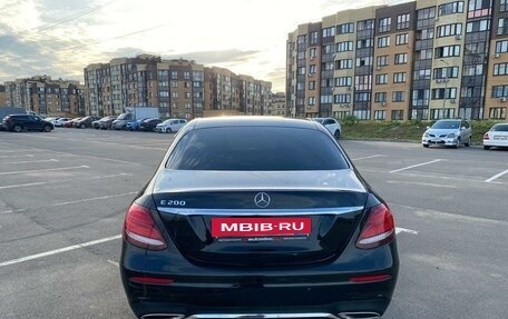 Mercedes-Benz E-Класс, 2018 год, 3 500 000 рублей, 7 фотография