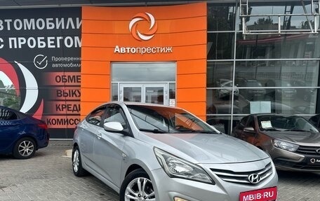 Hyundai Solaris II рестайлинг, 2015 год, 1 080 000 рублей, 1 фотография