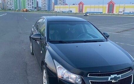 Chevrolet Cruze II, 2010 год, 715 000 рублей, 3 фотография