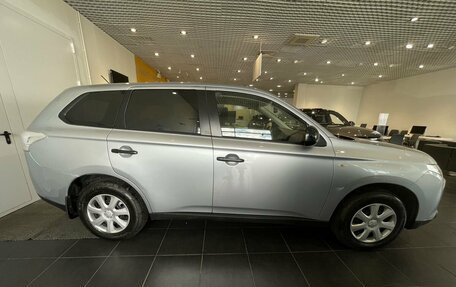 Mitsubishi Outlander III рестайлинг 3, 2013 год, 1 770 000 рублей, 4 фотография