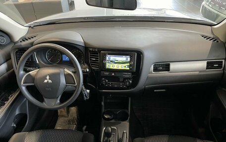 Mitsubishi Outlander III рестайлинг 3, 2013 год, 1 770 000 рублей, 14 фотография