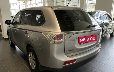 Mitsubishi Outlander III рестайлинг 3, 2013 год, 1 770 000 рублей, 8 фотография