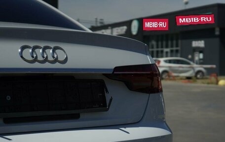 Audi A4, 2019 год, 2 850 000 рублей, 13 фотография