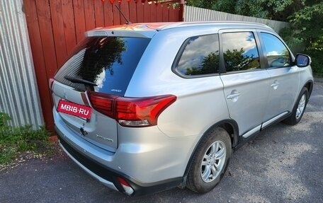 Mitsubishi Outlander III рестайлинг 3, 2015 год, 1 830 000 рублей, 6 фотография