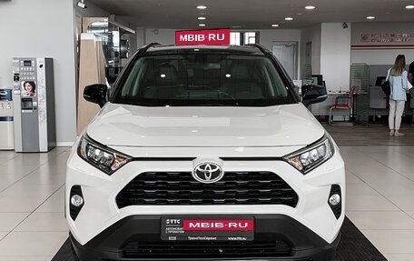 Toyota RAV4, 2021 год, 3 850 000 рублей, 2 фотография