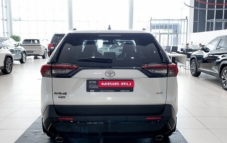 Toyota RAV4, 2021 год, 3 850 000 рублей, 6 фотография