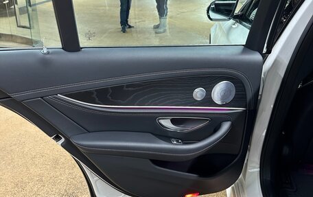 Mercedes-Benz E-Класс, 2019 год, 4 800 000 рублей, 15 фотография