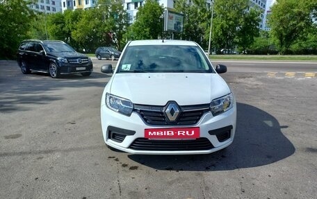 Renault Logan II, 2018 год, 1 230 000 рублей, 2 фотография