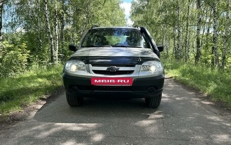 Chevrolet Niva I рестайлинг, 2017 год, 800 000 рублей, 2 фотография