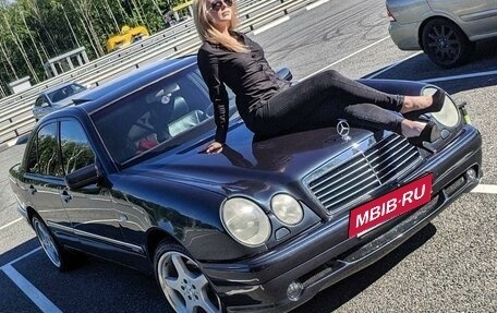 Mercedes-Benz E-Класс, 1998 год, 530 000 рублей, 5 фотография