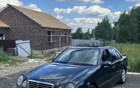 Mercedes-Benz E-Класс, 2000 год, 580 000 рублей, 1 фотография