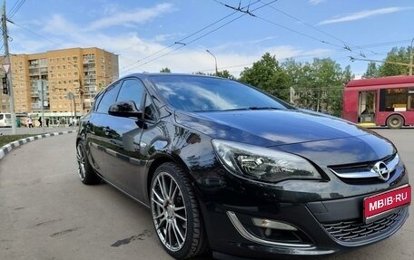 Opel Astra J, 2013 год, 1 350 000 рублей, 1 фотография