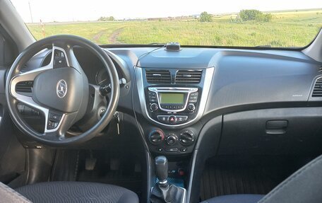 Hyundai Solaris II рестайлинг, 2012 год, 860 000 рублей, 7 фотография